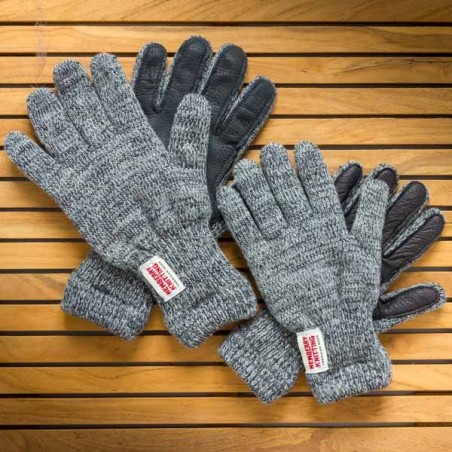 LA GARCONNIERE vous propose les gants gris clair en laine