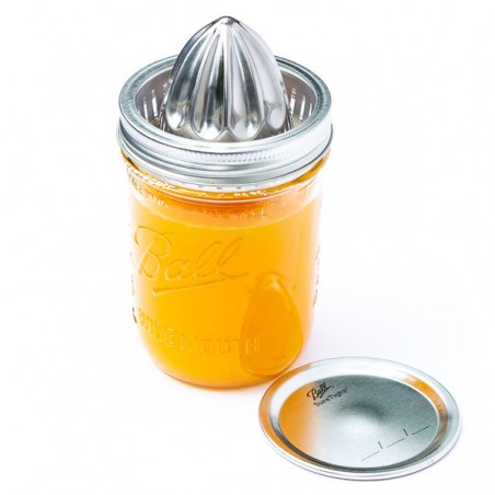 Storing juice in glass jars or stainless steel containers